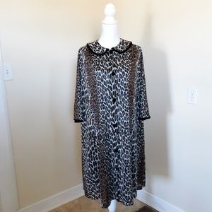 VTG 1950's/60's Vanity Fair leopard print robe